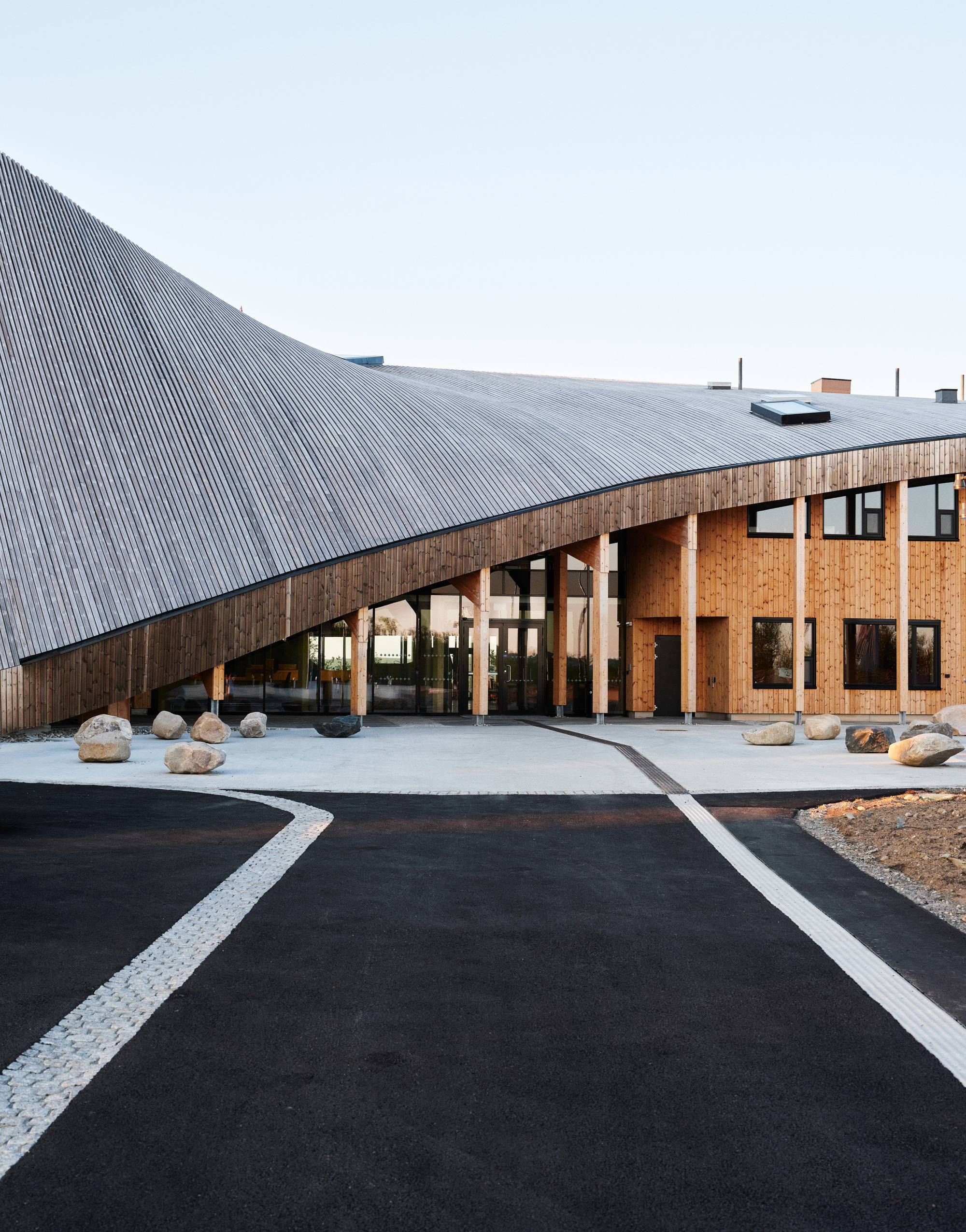 Gallery of Čoarvemátta Cultural and Educational Hub / Snøhetta + 70°N ...