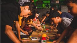 Oficina de exercícios criativos Memória ilha de edição com Luís Só na True Love Galeria 