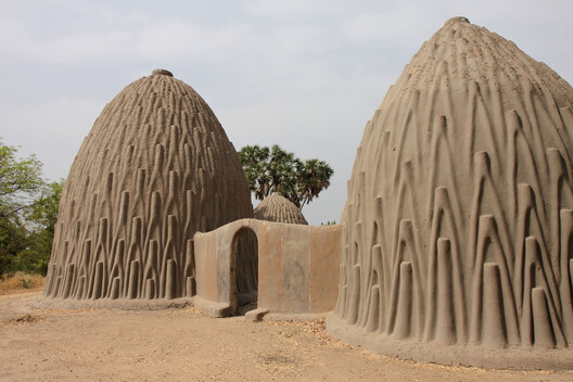 Heritage in Mud, Stone, and Reeds: Rediscovering Ancestral Construction Techniques - Image 8 of 11