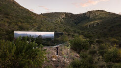  Mimetic Houses: 15 Latin American Projects Integrated into the Landscape
