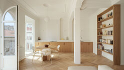 Apartamento en la Plazuela de Santiago / BABELstudio