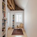 Apartamento Lisboa Estrela / Filipe Fonseca Costa - Fotografía de interiores, estanterías, ventanas