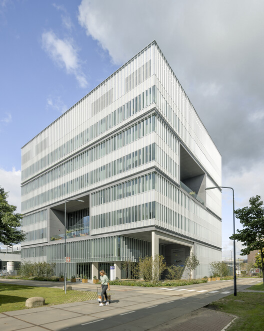 Marie Curie Office Building / Proof of the Sum - Exterior P،tography, Facade
