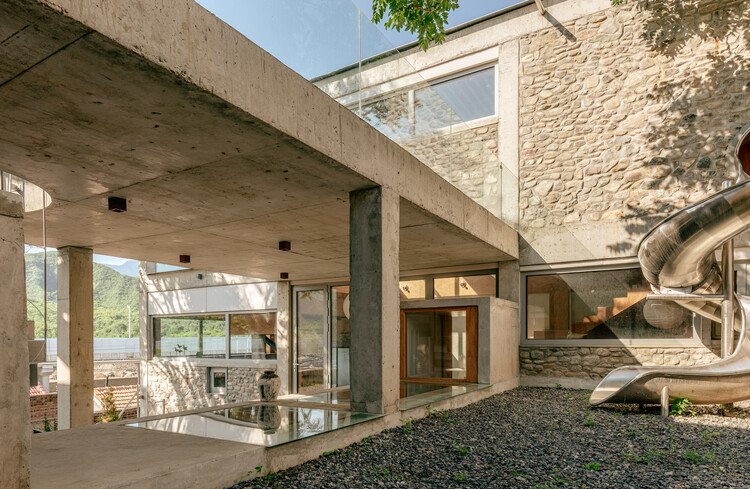 House of Bluff / Chaoffice - fotografía exterior, fachadas, vigas