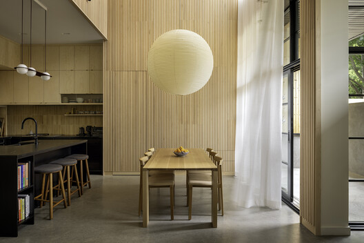 The Warren House / PLOTNONPLOT Architecture Inc. The Warren House / PLOTNONPLOT Architecture Inc. - Interior Photography, Table, Chair