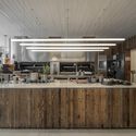 Restaurante Hermanos Petersen / OHIO Estudio - Fotografía interior, Restaurant, Cocina, Encimera