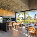Casa das Folhagens / Mayresse Arquitetura - Fotografía interior, Cocina, Mesas, Sillas