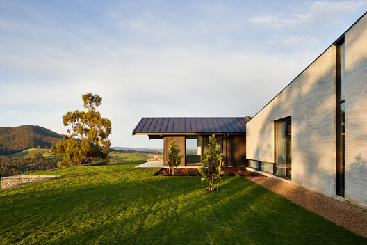Gruyere Farmhouse / Rachcoff Vella Architecture Gruyere Farmhouse / Rachcoff Vella Architecture - Exterior Photography, Windows