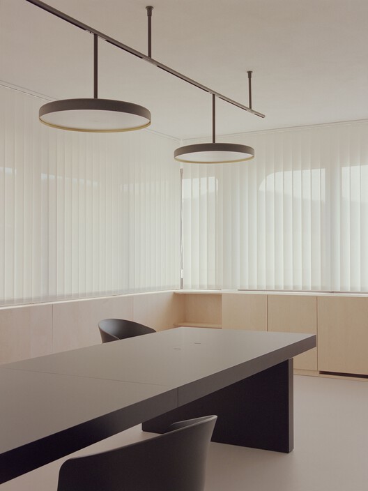 Sede de QuadroDesign / studio wok Sede de QuadroDesign / studio wok - Fotografía interior, Mesas