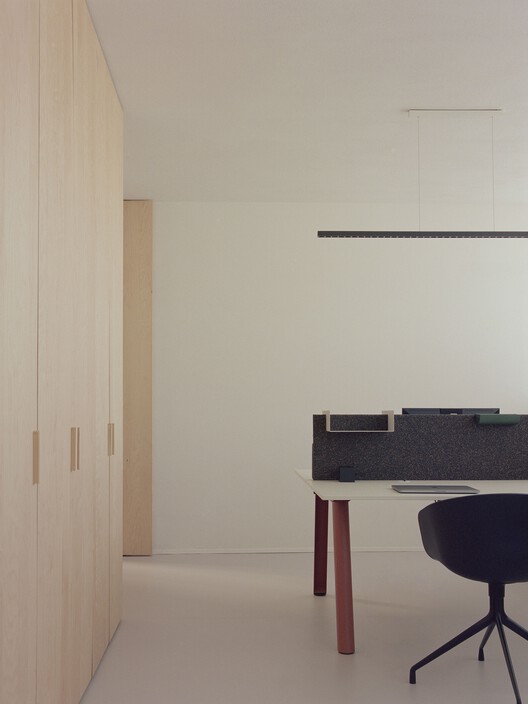 Sede de QuadroDesign / studio wok Sede de QuadroDesign / studio wok - Fotografía interior, Mesas, Sillas