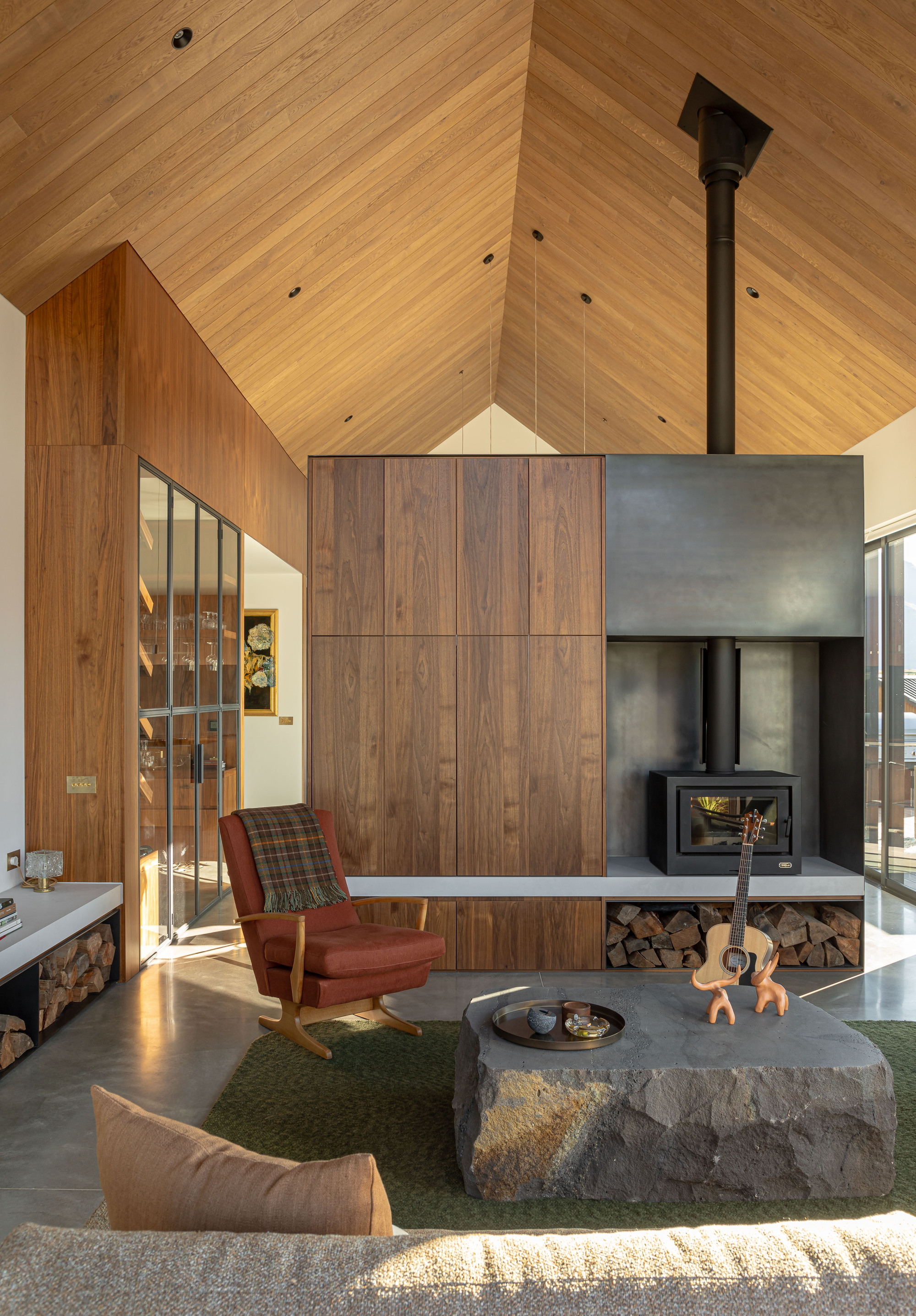 Cobbauge House: Hudson Architects' Stunning Modern Cob Home (Pics Inside!) - l8jyglo