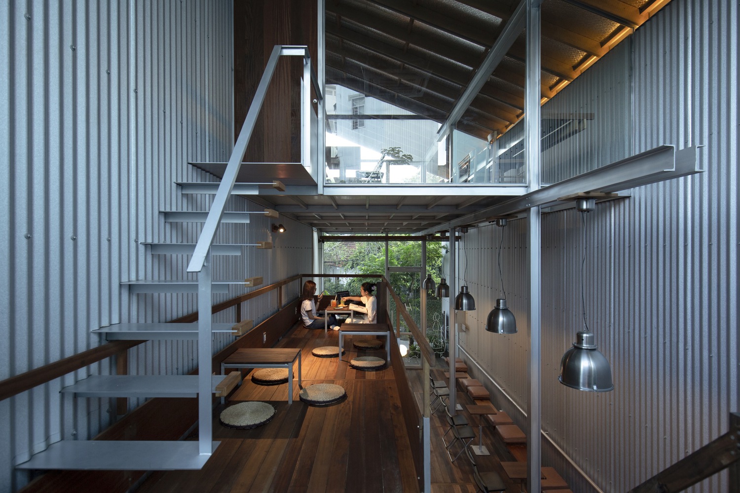 Café Ton / TON Architects - Fotografia de Interiores, Cozinha, Escada, Fachada, Mesa, Cadeira