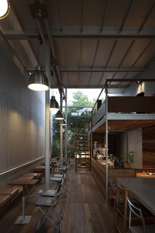 Ton Corner Coffee Shop / TON Architects - Image 14 of 28