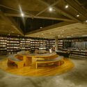 Livraria da Travessa / be.bo. arquitetos - Fotografia de Interiores, Mesa, Prateleira, Cadeira