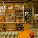 Livraria da Travessa / be.bo. arquitetos - Fotografia de Interiores, Armário, Prateleira, Cadeira