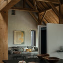 Downland Barns / McLean Quinlan - Interior P،tography, Table, Windows, Beam