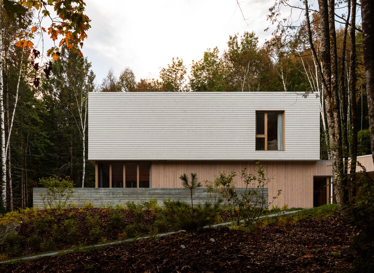 Q8 Residence / MRDK - More Images