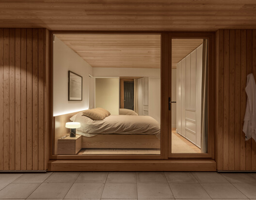 Q8 Residence / MRDK - Interior Photography, Bedroom, Bed, Closet