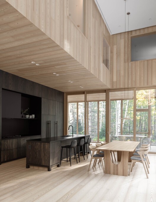 Q8 Residence / MRDK - Interior Photography, Table, Chair, Beam