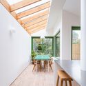 Camberwell Cork House / Delve Architects - fotografía de interiores, comedor, mesa, sillas