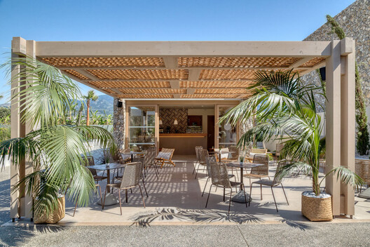 Smart, Eco-Conscious Architecture and Décor Inspired by Nature’s Finest Materials - Image 4 of 10