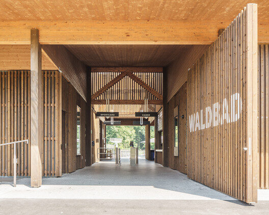 Forest Pools Zimmeregg / Brechbuehler Walser Architekten Forest Pools Zimmeregg / Brechbuehler Walser Architekten - Image 4 of 22