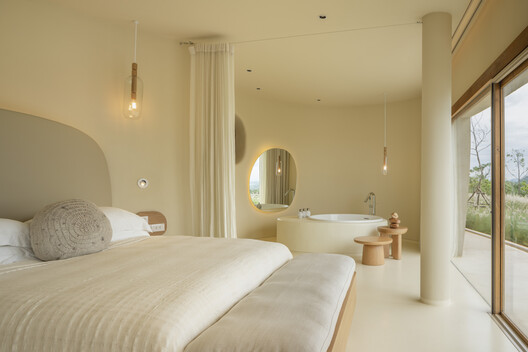 萨拉考艾别墅 / onion - 室内图, 卧室, 床