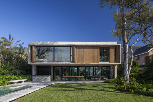 Oval House / Jorgelina Tortorici & Asociados - Fotografía exterior, Ventanas, Fachada