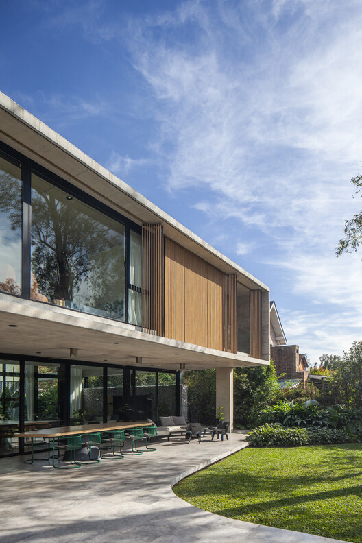 Oval House / Jorgelina Tortorici & Asociados - Fotografía exterior, Fachada