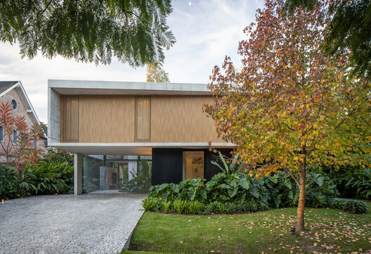 Oval House / Jorgelina Tortorici & Asociados - Fotografía exterior, Fachada