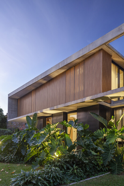 Oval House / Jorgelina Tortorici & Asociados - Fotografía exterior, Fachada