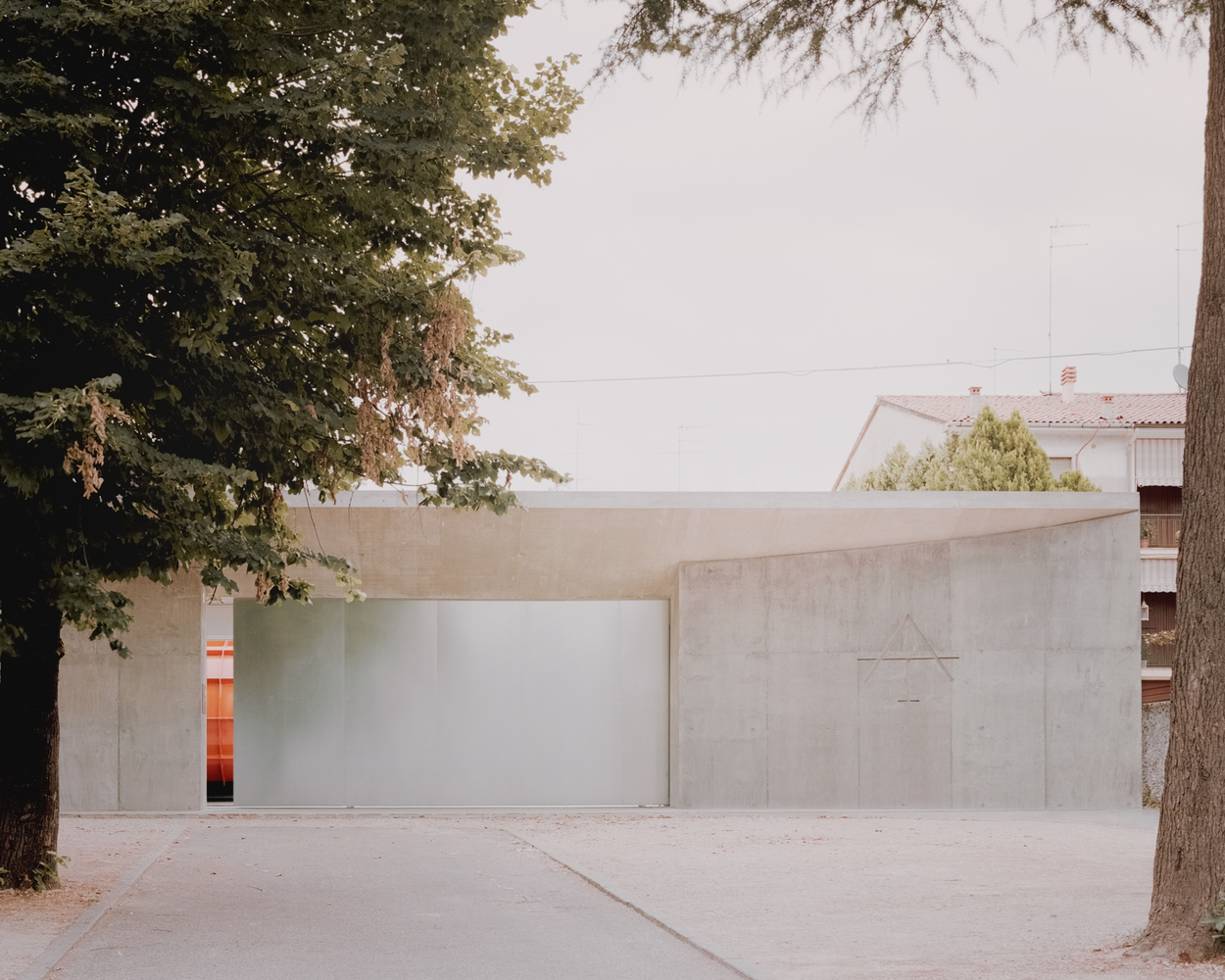Gallery of Art Galleries Integrated into the Urban Fabric: 12 Projects ...