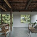 Casa ZPK / GoGo1122 - Fotografía de interiores, mesas, vigas