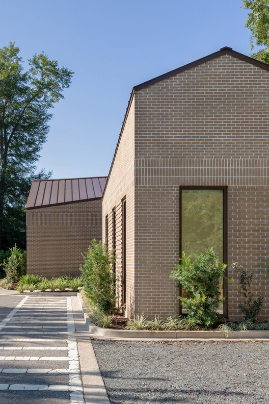 Preschool of the Arts / Boyd Architects - Exterior Photography, Windows, Brick, Facade