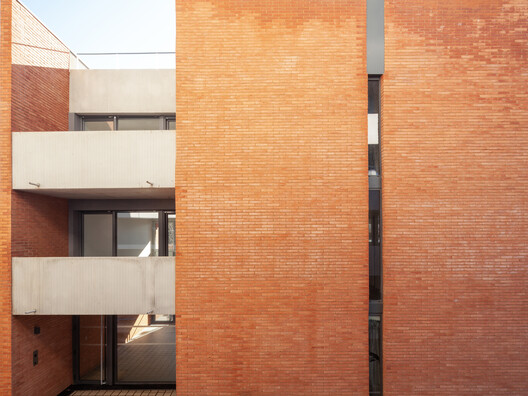 Au Loin Residence / GGR architectes - Interior Photography, Brick, Facade