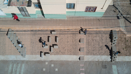 De piezas prefabricadas a mobiliario urbano: 4 proyectos arquitectónicos con soluciones en hormigón - Imagen 11 de 12