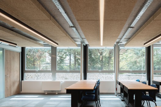 Centre des financespubliques in Corbeil-Essonnes / Lemoal Lemoal Architectes - Interior Photography, Table, Windows, Chair