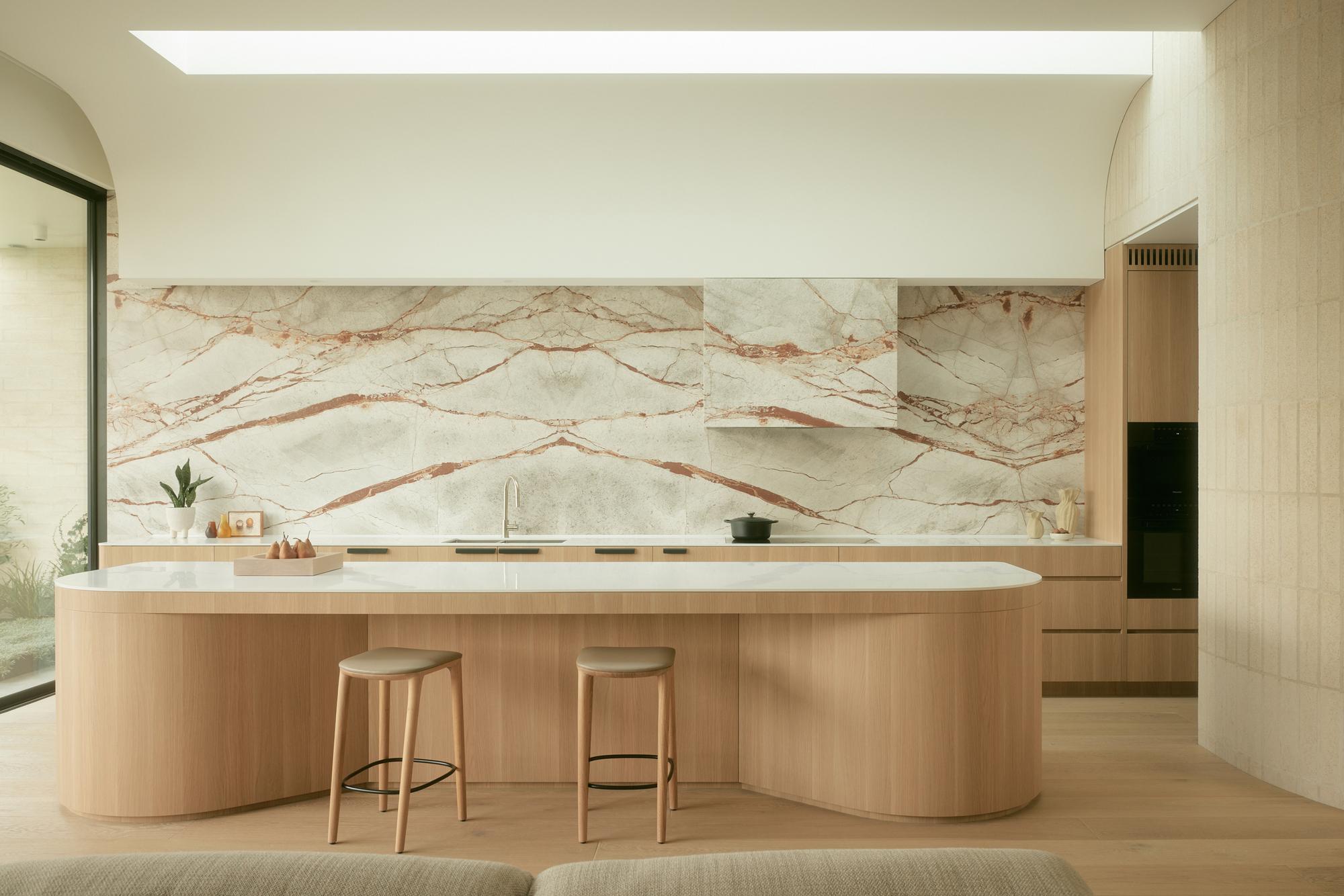 Galeria de Edifício de Uso Misto Bay Street / Matyas Architects ...