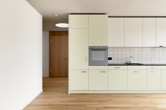 Wohnhaus Sonnenfalter / KNTXT Architektur - Interior Photography, Kitchen, Countertop