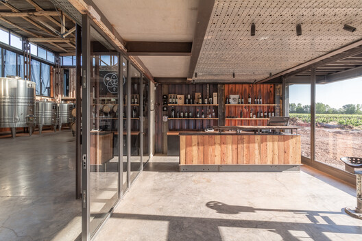 MAAL Wines  / Mora Hughes Arquitectos - Imagen 4 de 25