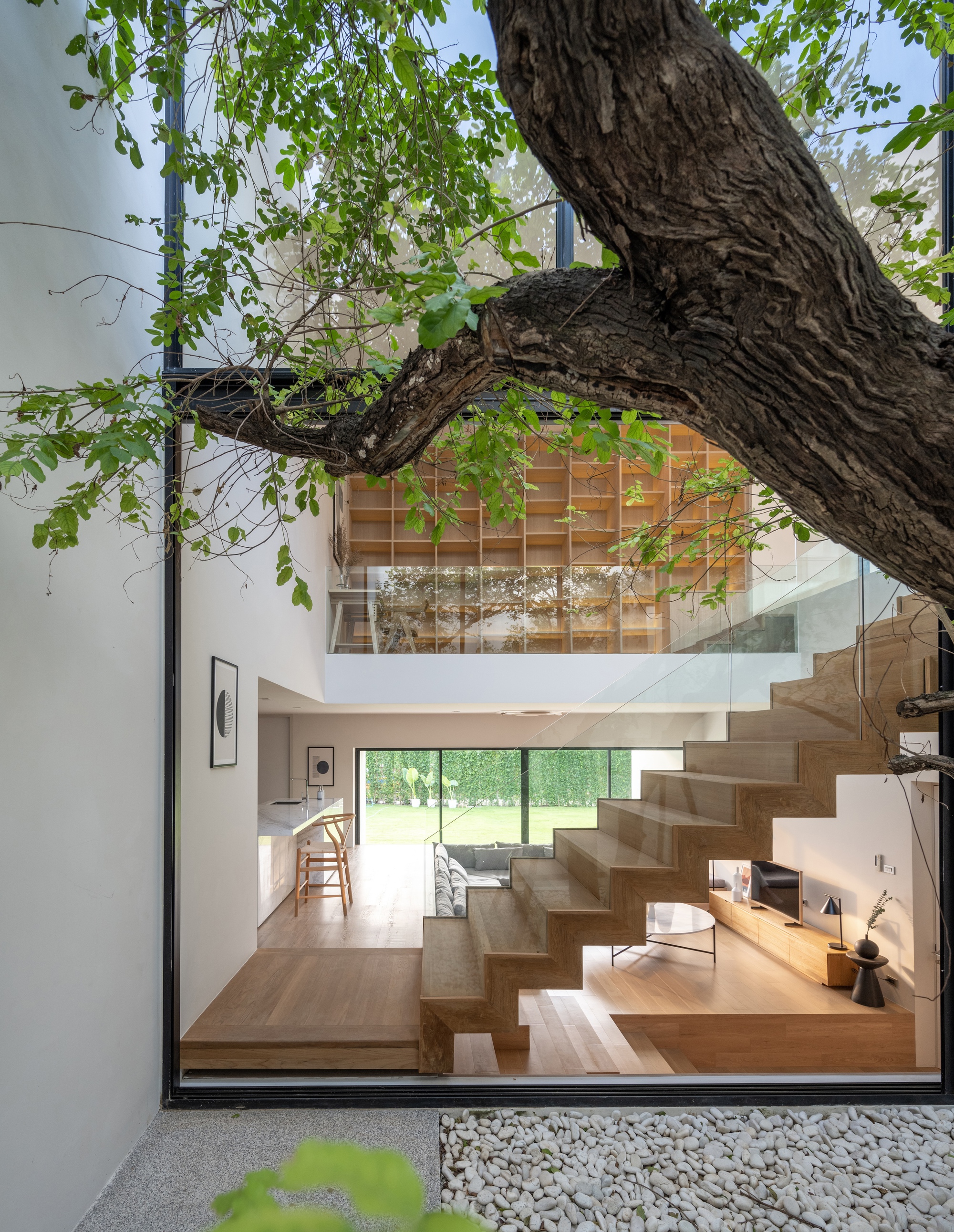 Recessed Building Gallery of The Recessed Residence / WARchitect - 9