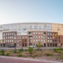مسکن فراگیر بلوک ابری / دفتر معماری یکپارچه INARO - عکاسی خارجی، پنجره، نما