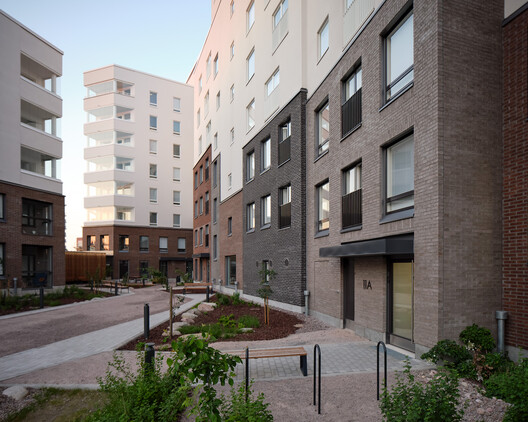 云街区社会包容性住宅 / INARO Integrated Architecture Office - 建筑图, 视窗, 表皮