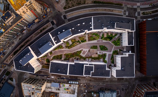 云街区社会包容性住宅 / INARO Integrated Architecture Office - 室内图, 城市