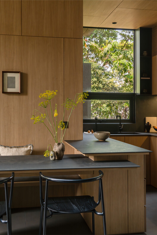 Antelope House / studiokian Antelope House / studiokian - Interior Photography, Kitchen, Table, Windows, Sink, Countertop