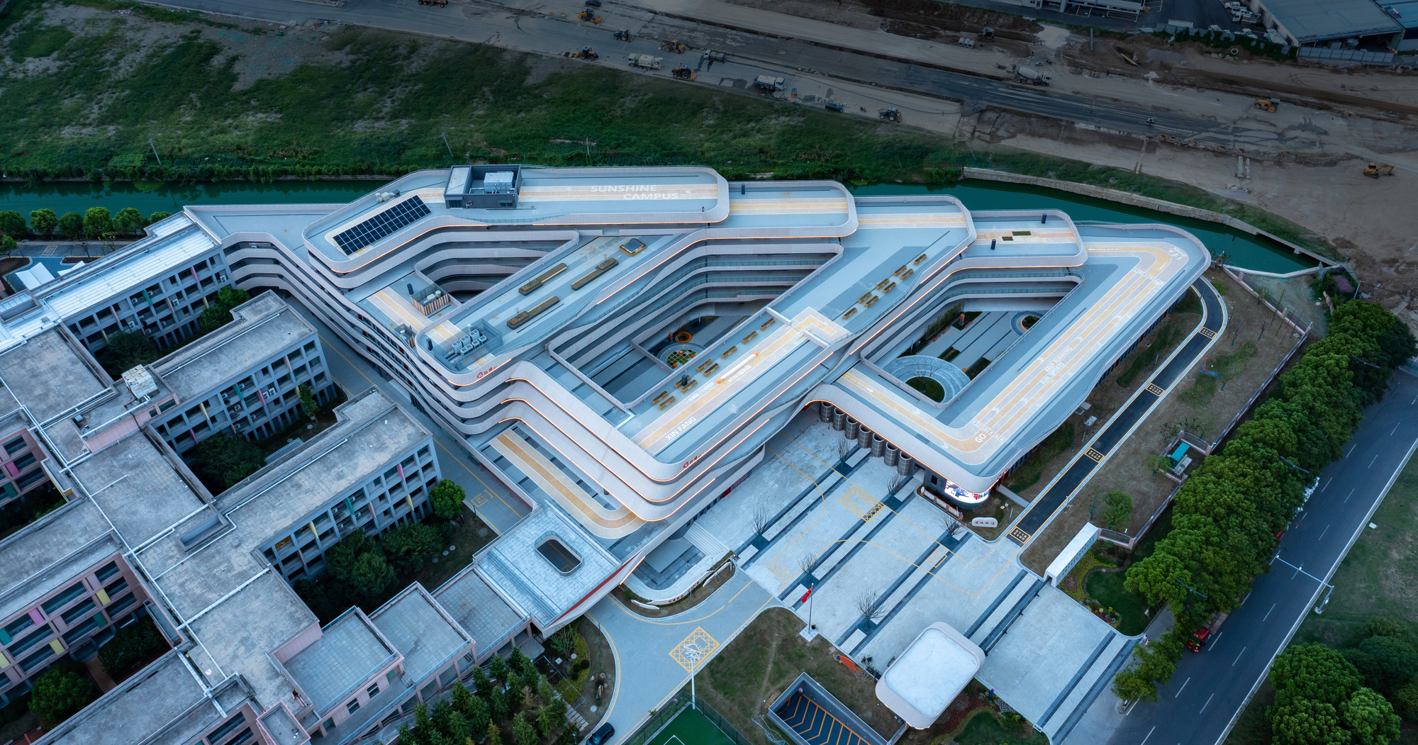 Gallery of Wuxi Xinfang Experimental Middle School / c+d Design