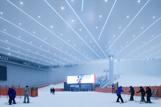 武汉甘露山国际滑雪场 / CLOU 柯路建筑 武汉甘露山国际滑雪场 / CLOU 柯路建筑 - 室内图