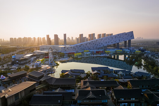 武汉甘露山国际滑雪场 / CLOU 柯路建筑 武汉甘露山国际滑雪场 / CLOU 柯路建筑 - 9 的图像 27