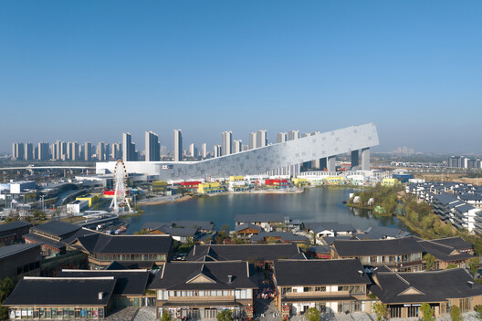 武汉甘露山国际滑雪场 / CLOU 柯路建筑 武汉甘露山国际滑雪场 / CLOU 柯路建筑 - 建筑图, 城市