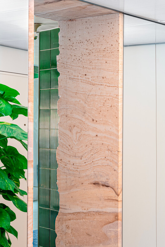 Apartamento Protótipo Doméstico Não Planejado / Ismael Medina Manzano Architecture  - Imagem 12 de 16